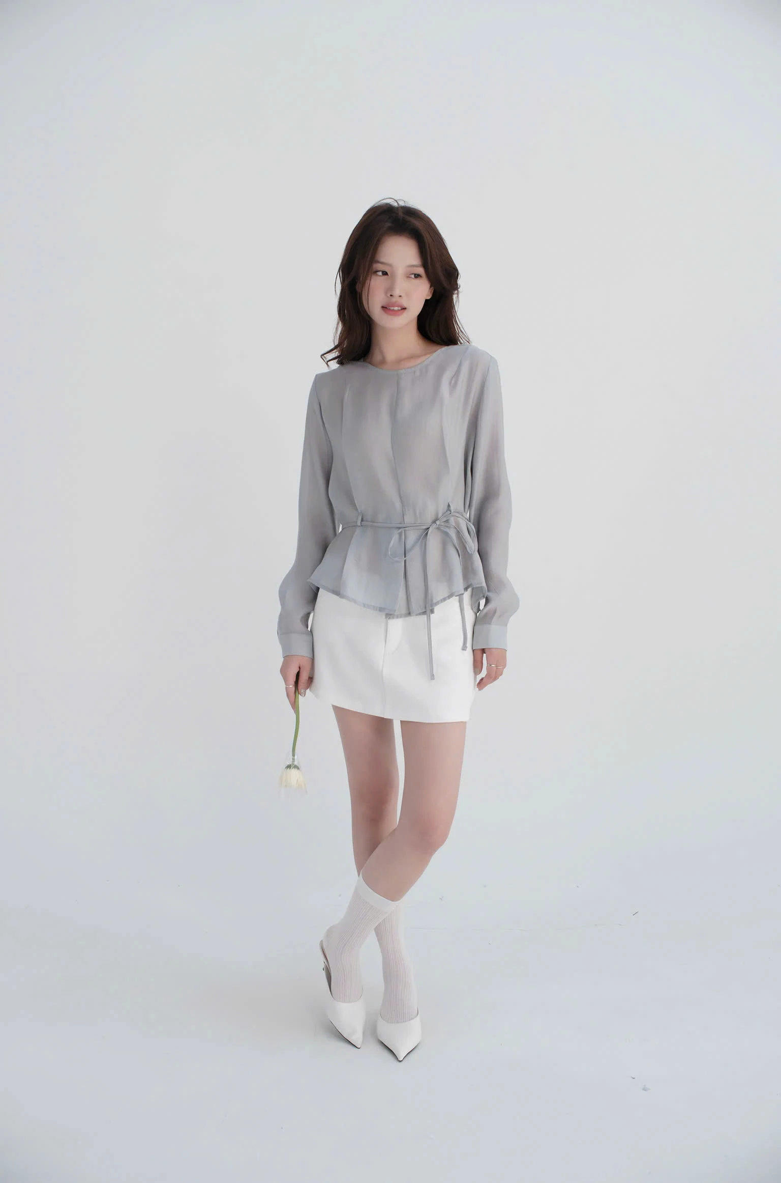 Áo kiểu dài tay thắt đai eo chất voan tơ nhẹ bay Unleashedvn AMBER Blouse - Xanh ghi - L - Hình 3