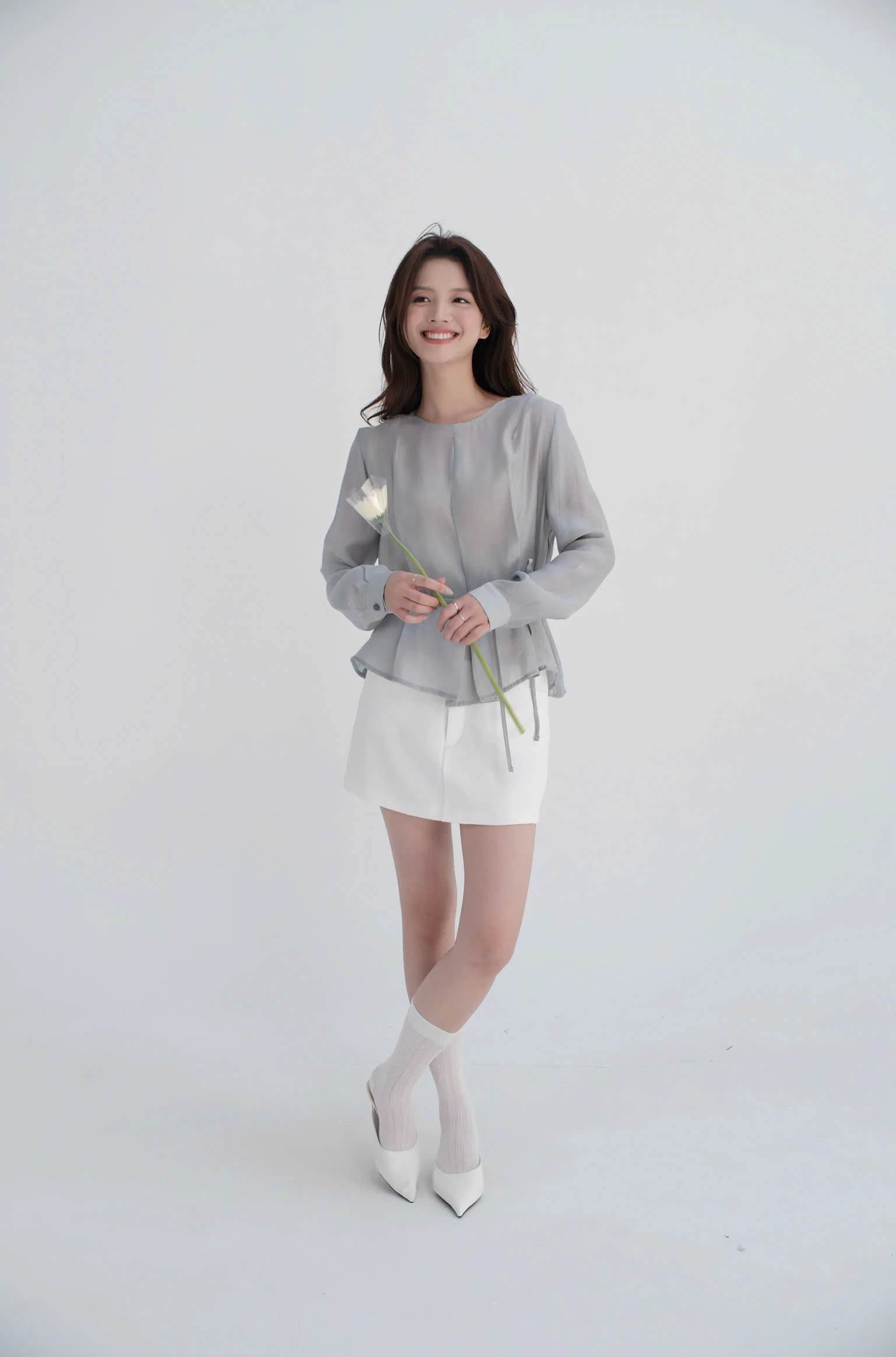 Áo kiểu dài tay thắt đai eo chất voan tơ nhẹ bay Unleashedvn AMBER Blouse - Xanh ghi - L - Hình 4