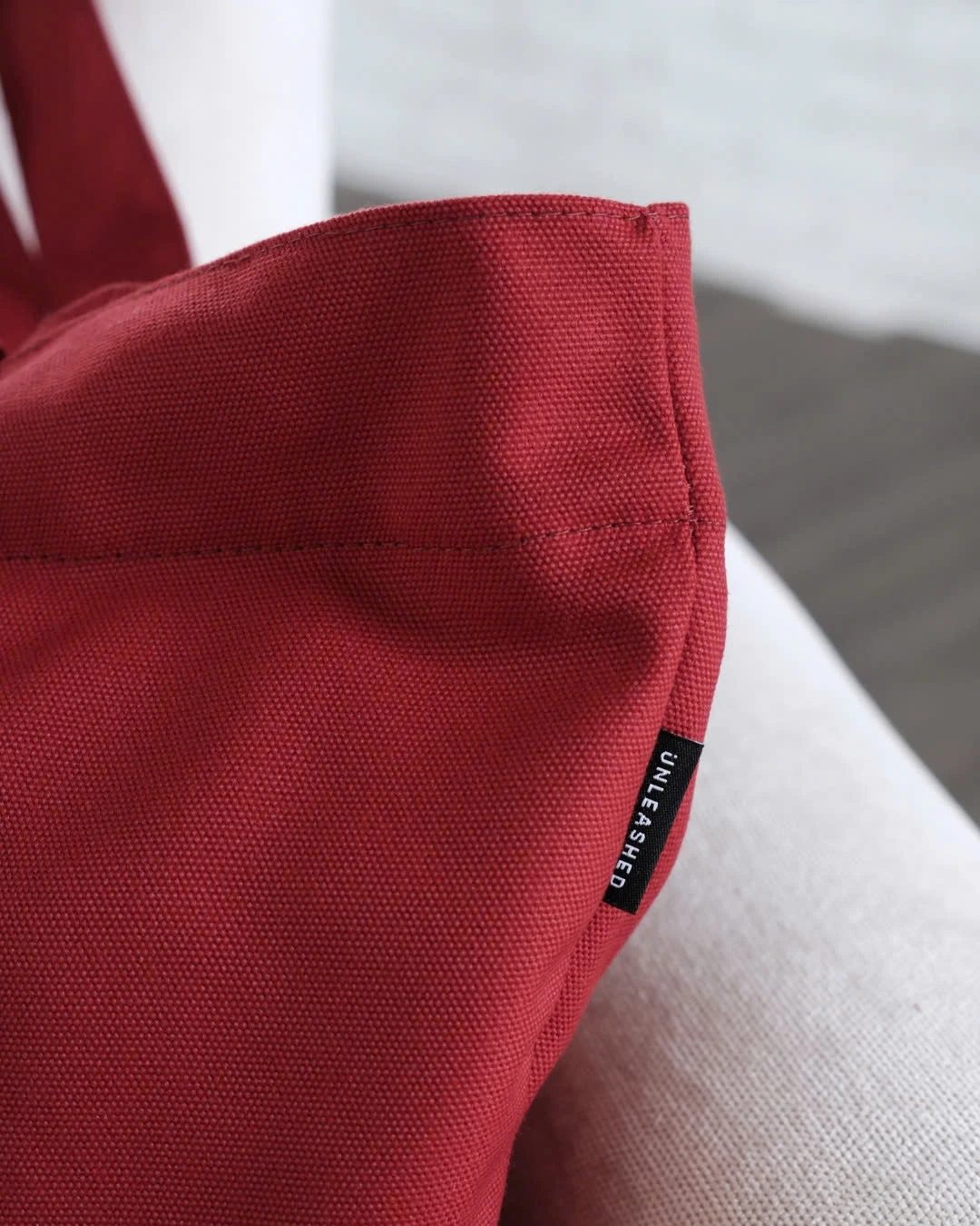 Túi tote canvas đỏ trơn cỡ lớn có khoá kéo Unleashedvn READY RED oversized canvas tote - Đỏ - XL - Hình 2