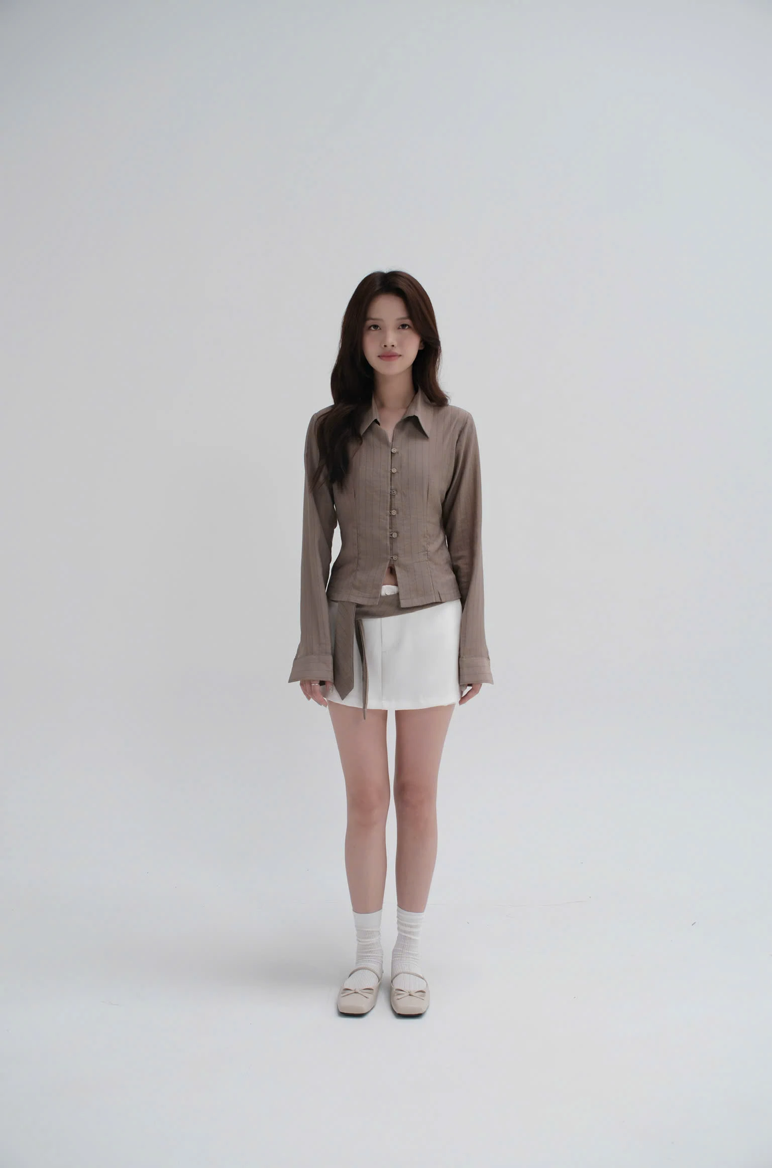 Áo sơ mi tơ dáng nhỏ chiết eo chất tơ kẻ mềm mỏng Unleashedvn BÉBÉ Slim Fit top - Nâu rêu - S - Hình 3