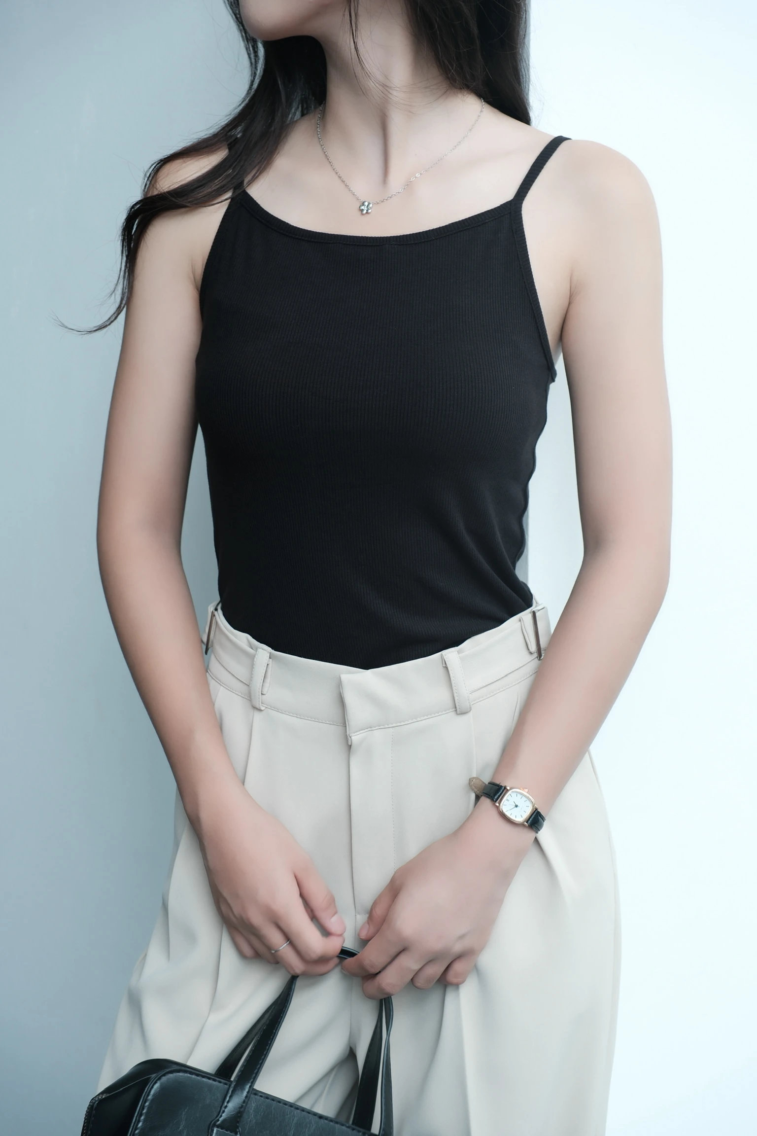 Áo 2 dây dáng ôm mặc được 2 kiểu Unleashedvn ONLY 2 ways halter neck cami ribbed top - Đen - M - Hình 3