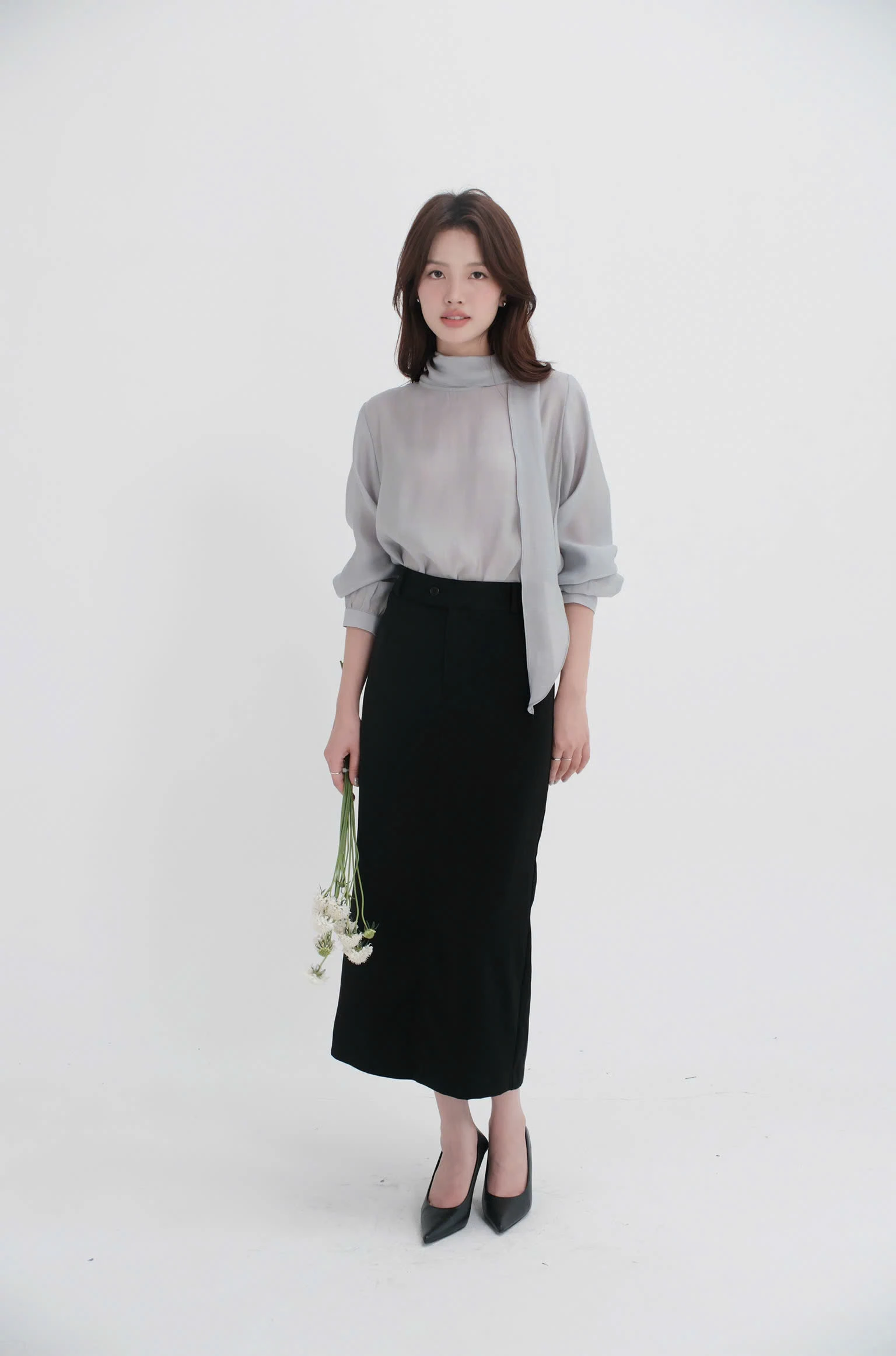 Áo tơ tay dài nhấn dây cổ thắt được nhiều kiểu chất mềm bay Unleashedvn SIENNA Blouse - Xanh ghi - S - Hình 3